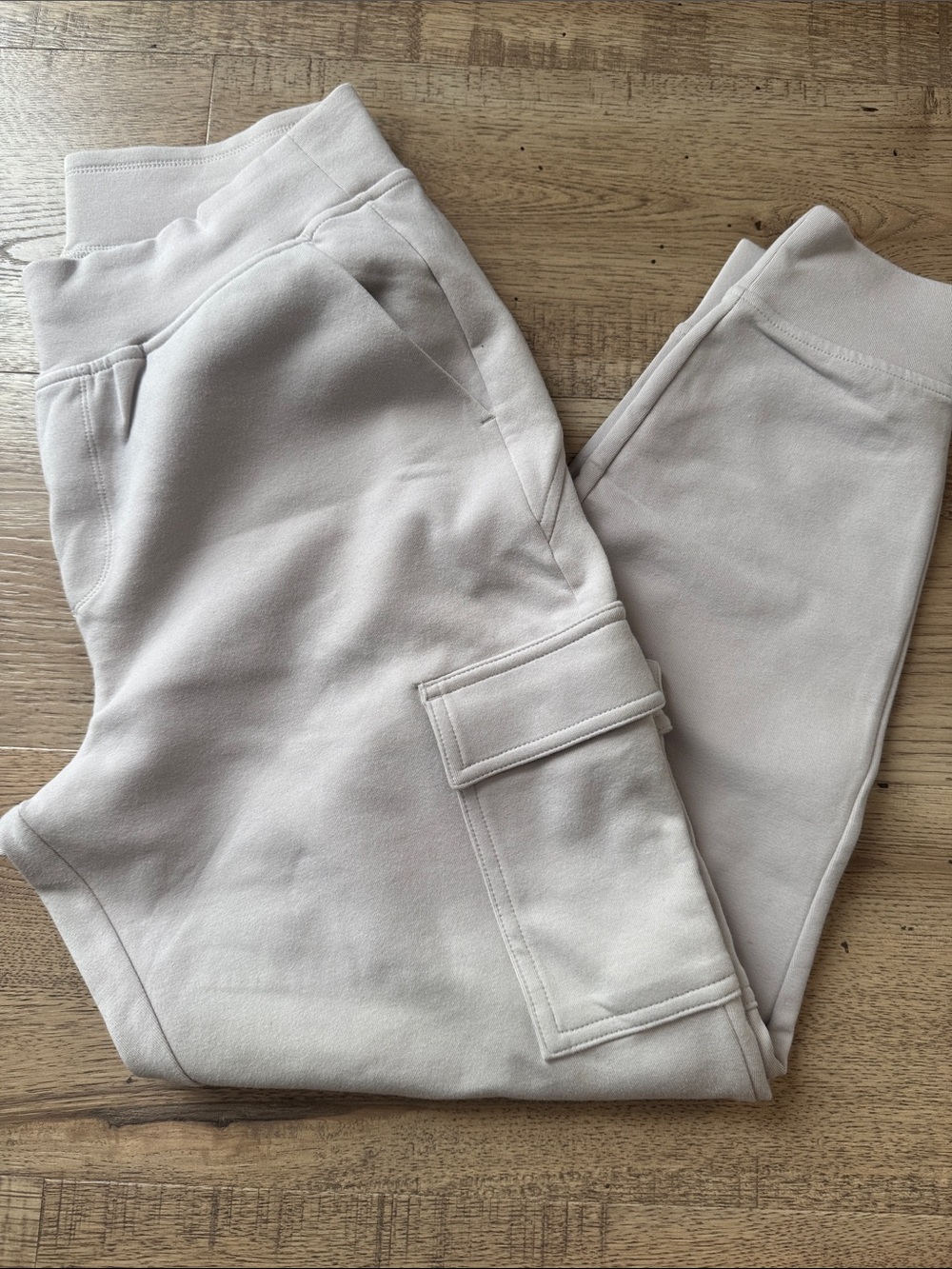 Old Navy Cream Cargo Jogger Pants